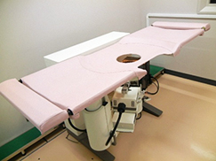 乳房生検用寝台